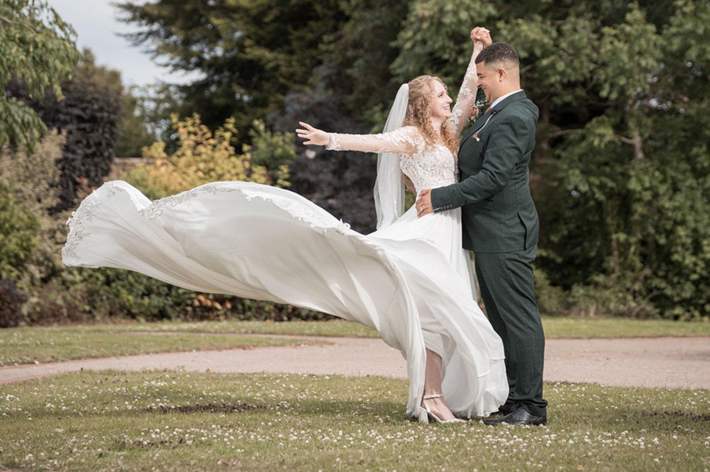 Bride of the Month feature: Laura Edmunds